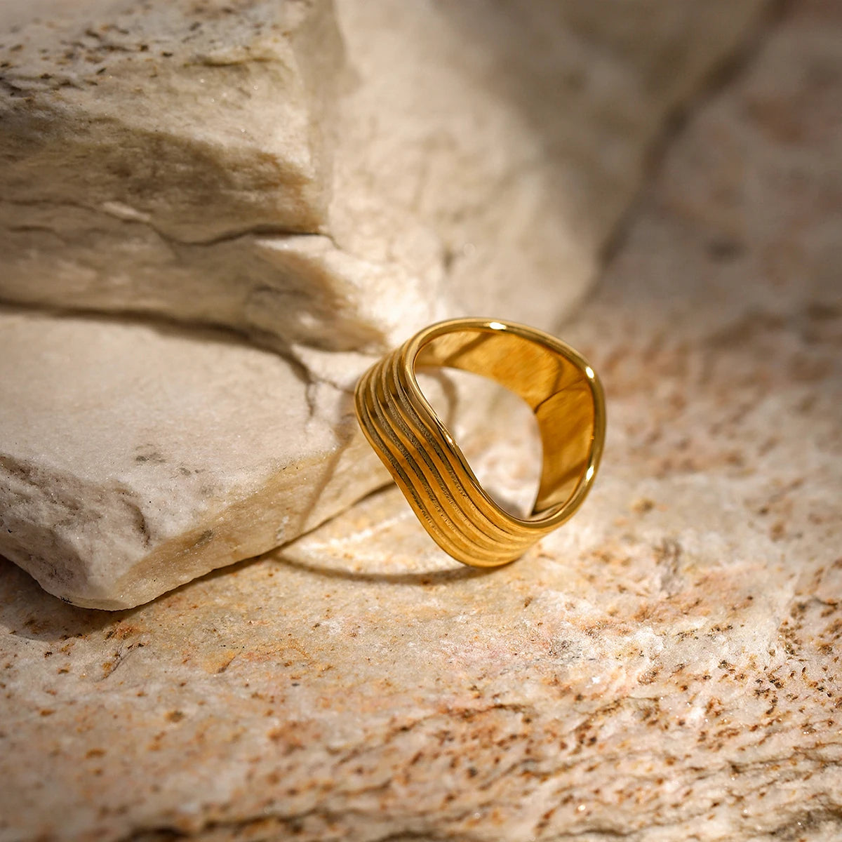 Exquisite 18K Stainless Steel Geometric Simple Lines Undulating Close Ring Waterproof Women High Quality бижутерия Party Gift