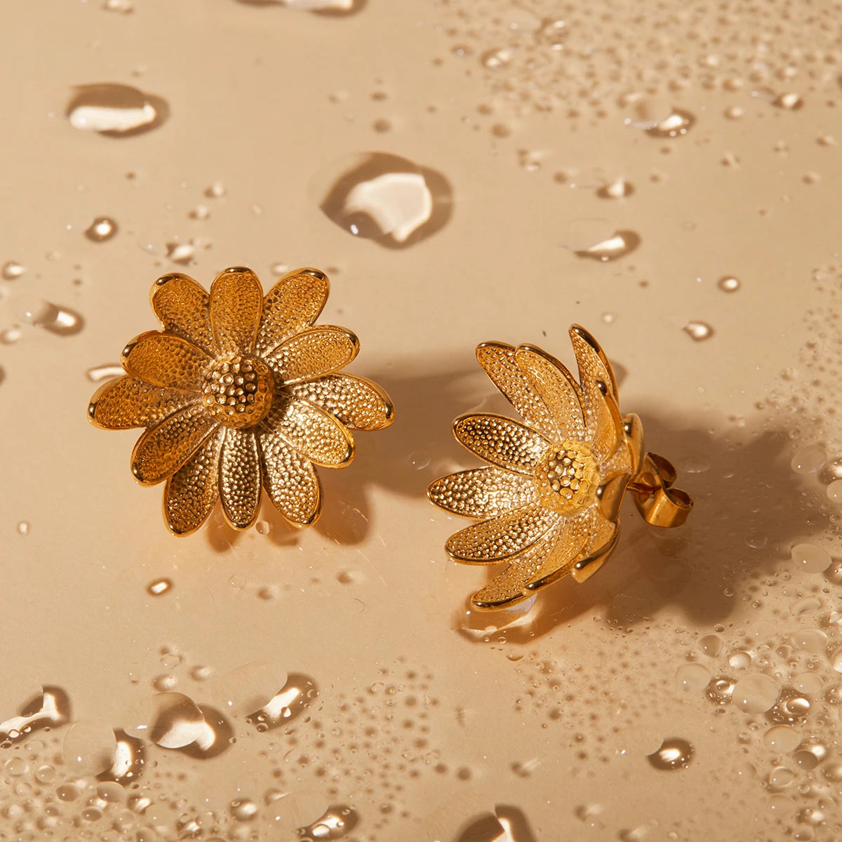 Metal Textured Stylish Unique Small Daisy Flower Design Earrings Stainless Steel 18k Gold Plated Women Holiday Jewelry