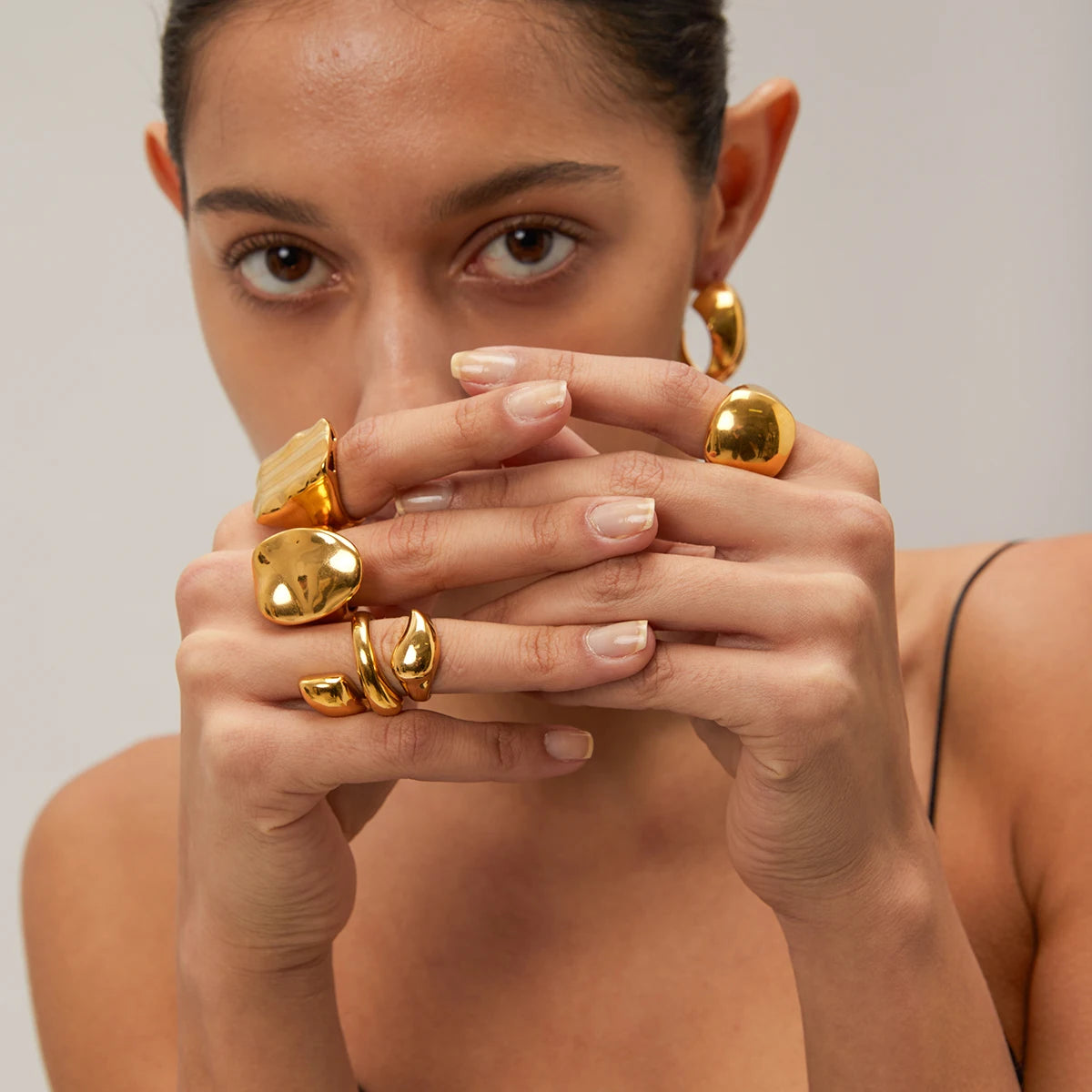 Anello chiuso irregolare concavo convesso in acciaio inossidabile per donna Anello geometrico alla moda in metallo 18 K Bagues Pour Femme Regalo