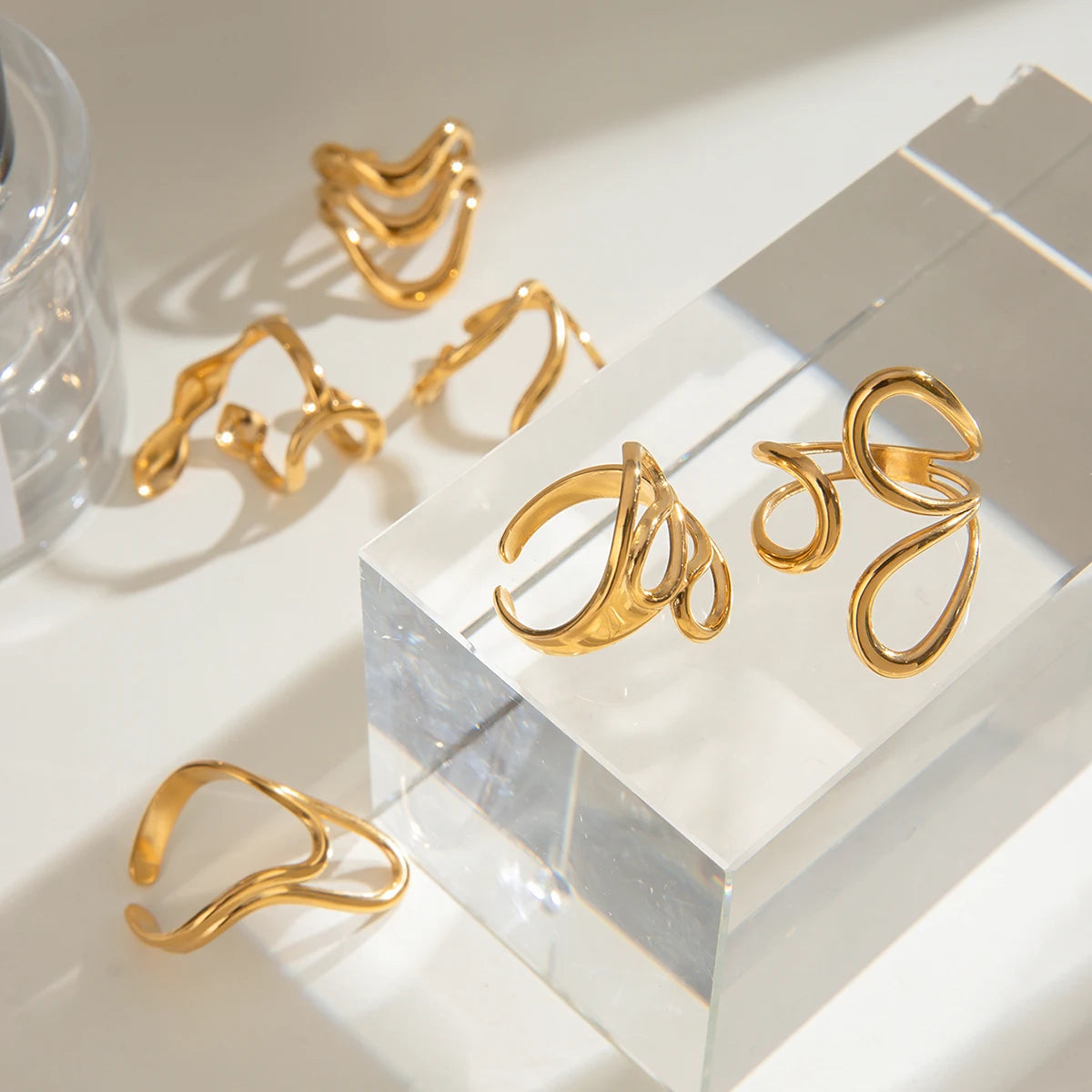 18K Goud Vergulde Bedel Onregelmatige Vloeibare Niche Uniek Lijnontwerp Open Ring Dames Hoge Kwaliteit Roestvrijstalen Sieraden Geschenk