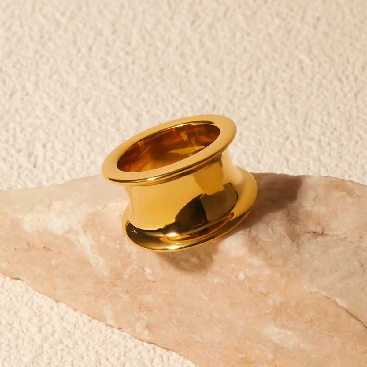 Bague proche lisse large à bosse minimaliste en acier inoxydable et or 18 carats, mode, anti-rouille, charme tendance pour femmes, cadeau élégant pour gala