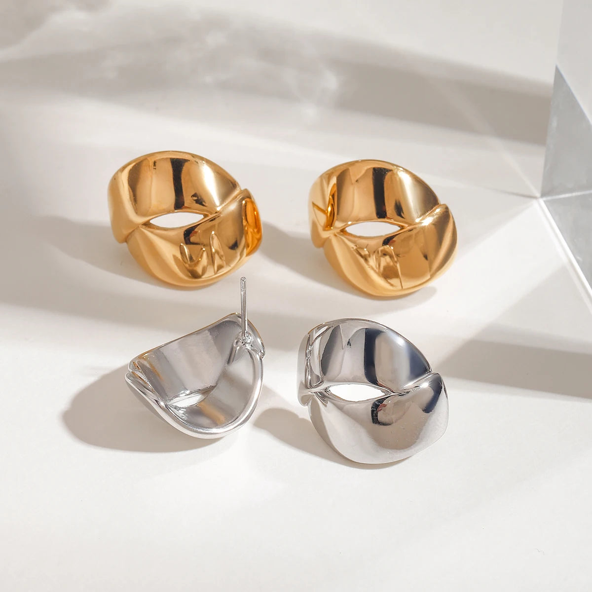 Zora Glossy Glat Metal Rustfrit Stål Cross Øreringe Vandtætte Sporty Usædvanlige Øreringe Smykker Bijoux Femme Gift