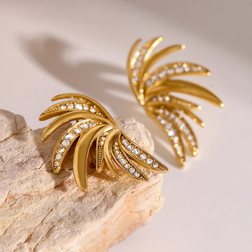 18K PVD goldbeschichtete Blattflügel-Ohrringe mit Einlage aus weißem Zirkonia, Edelstahl, Damen, auffälliger, unverwechselbarer, rostfreier Schmuck