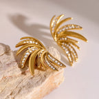 18K PVD goldbeschichtete Blattflügel-Ohrringe mit Einlage aus weißem Zirkonia, Edelstahl, Damen, auffälliger, unverwechselbarer, rostfreier Schmuck