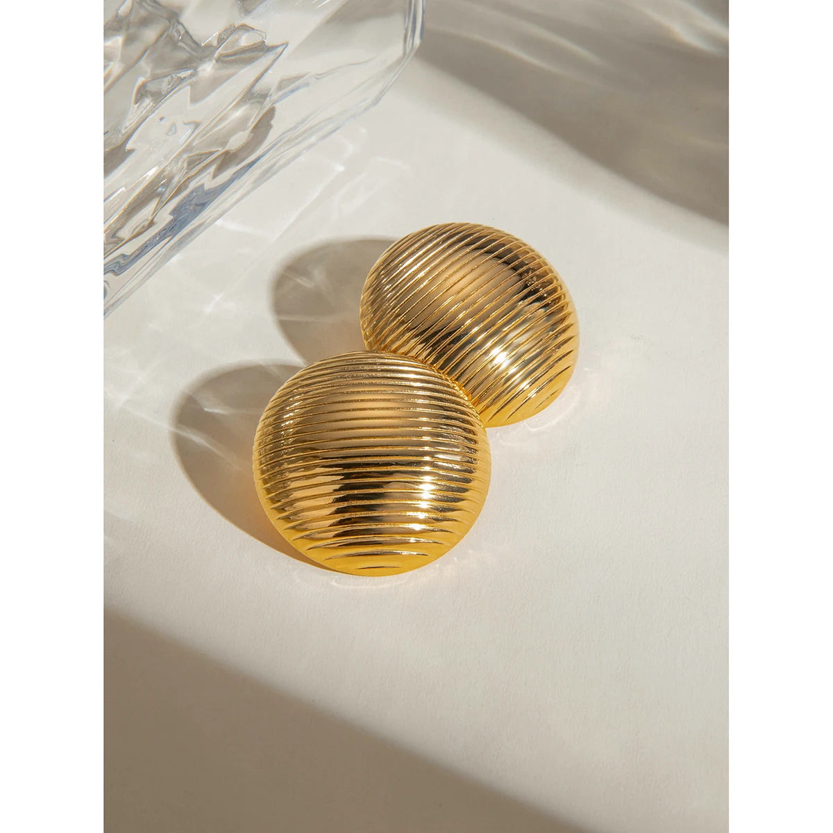 18K forgyldt metallisk geometrisk rustfrit stål vandrette striber rund type knap øreringe kvinder trendy smykker gallagave