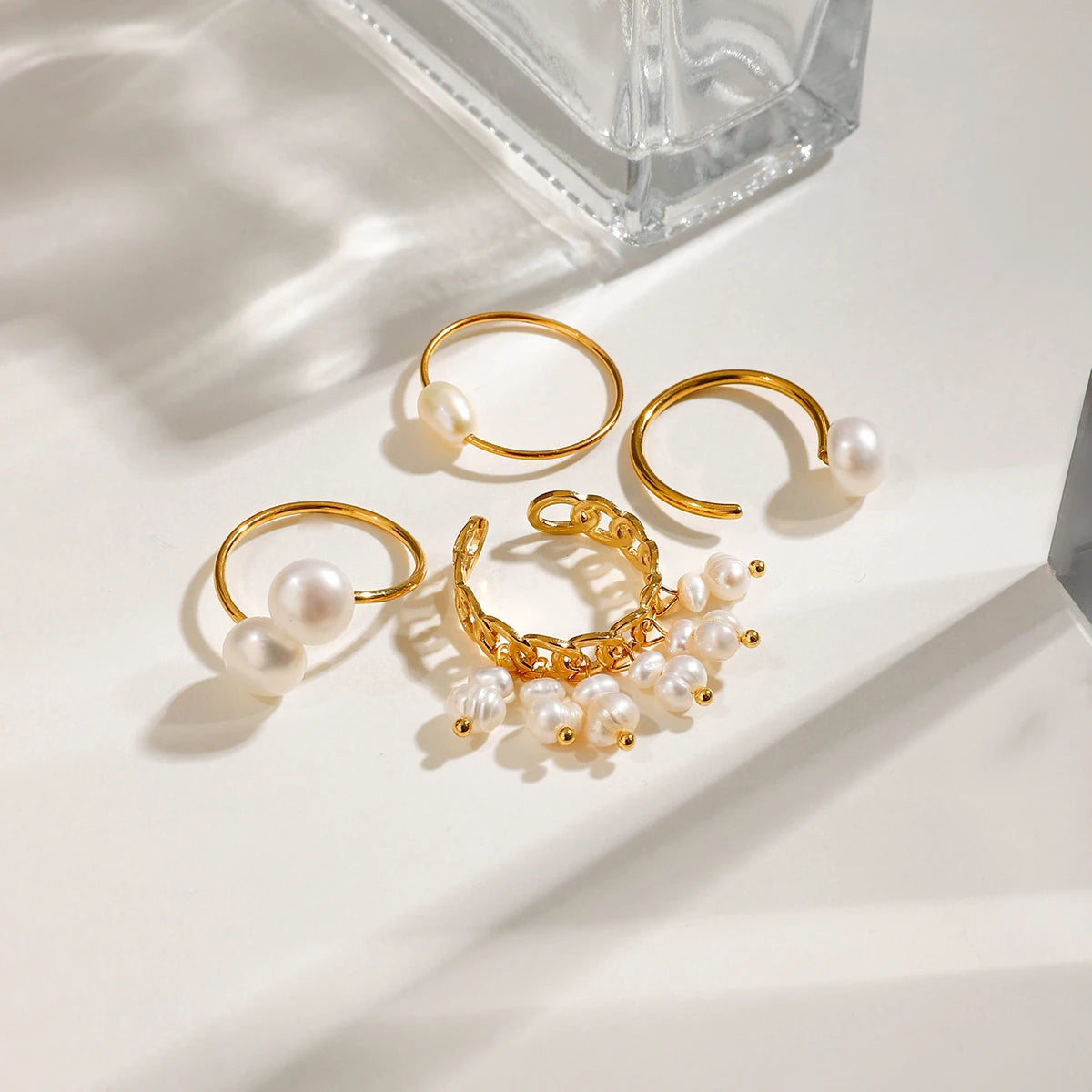 Minimalistischer, 18k vergoldeter Edelstahl, doppellagiger, hohler Süßwasserperlen-Öffnungsring für Damen, anti-allergischer Charmschmuck