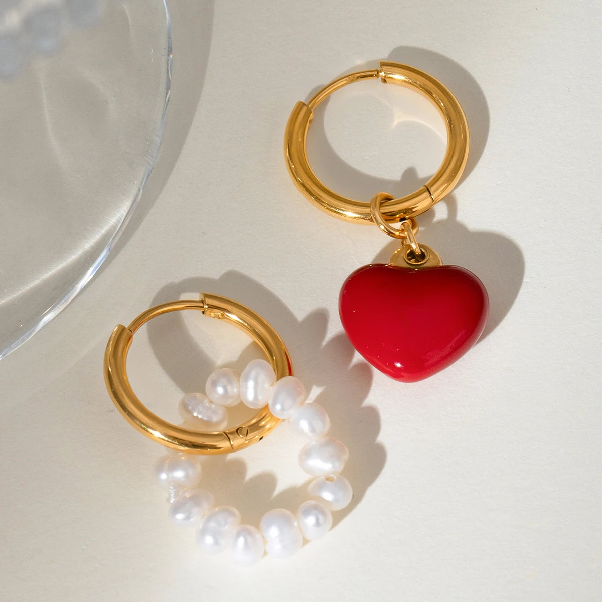 Boucles d'oreilles pour femmes en acier inoxydable, plaquées or 18 carats, perle d'eau douce, cœur à boucle rouge avec goutte d'huile, bijoux antirouille, déclaration