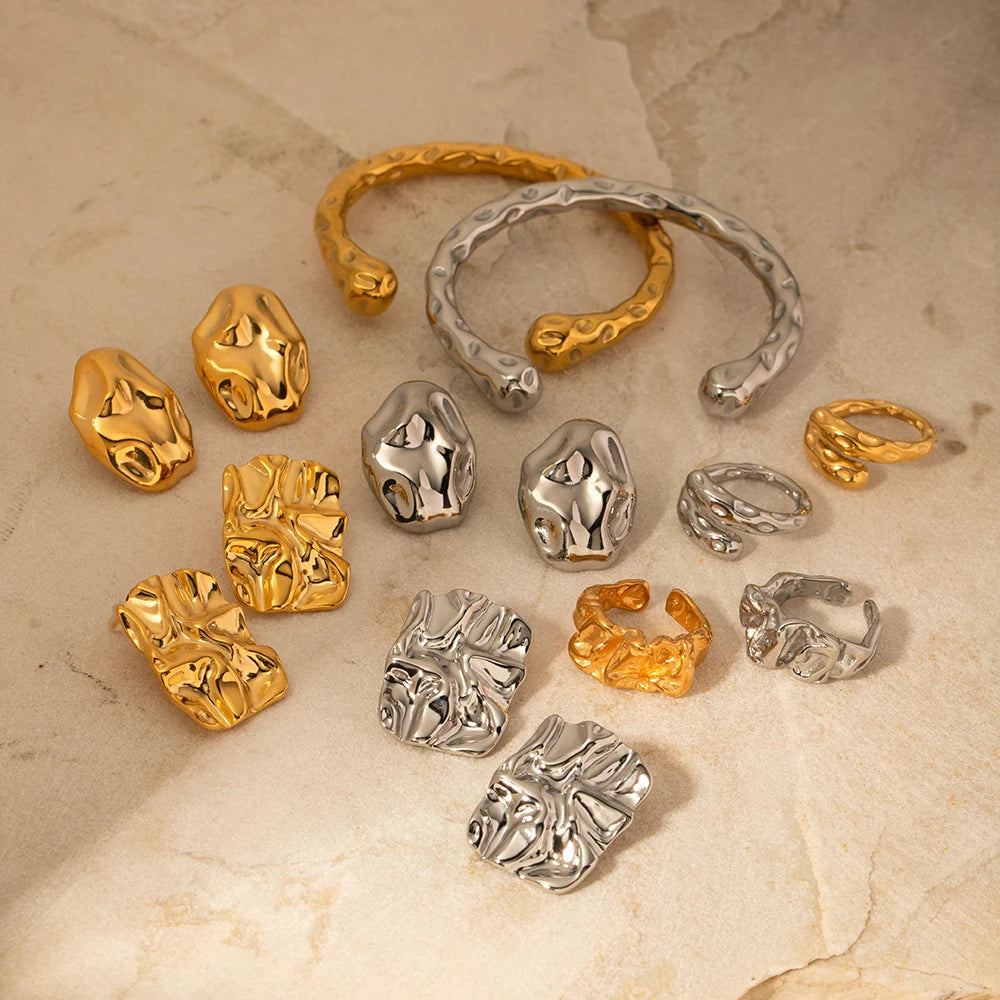 18K vergoldeter Edelstahl geometrisches Hammerkorn Lava-Serie Armband/Ring/Ohrringe hypoallergen luxuriöser Damenschmuck