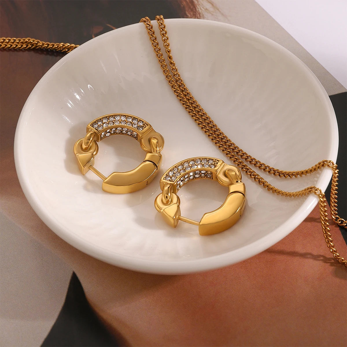 Stainless Steel 18k Gold Plated Vintage Nichel Round Light Luxury High-end Earrings Women Rust Proof Exquisite Jewelry