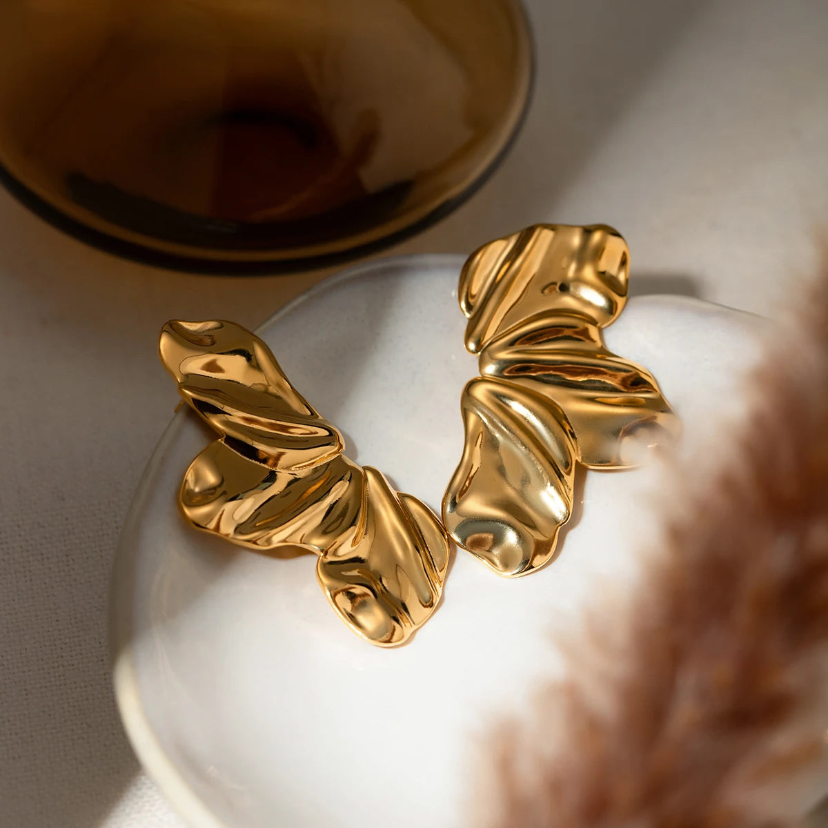 Stainless Steel Vintage Exaggerate Three Petal Stud Earrings PVD 18k Plated High Quality Free Temperament Charm Jewelry Women