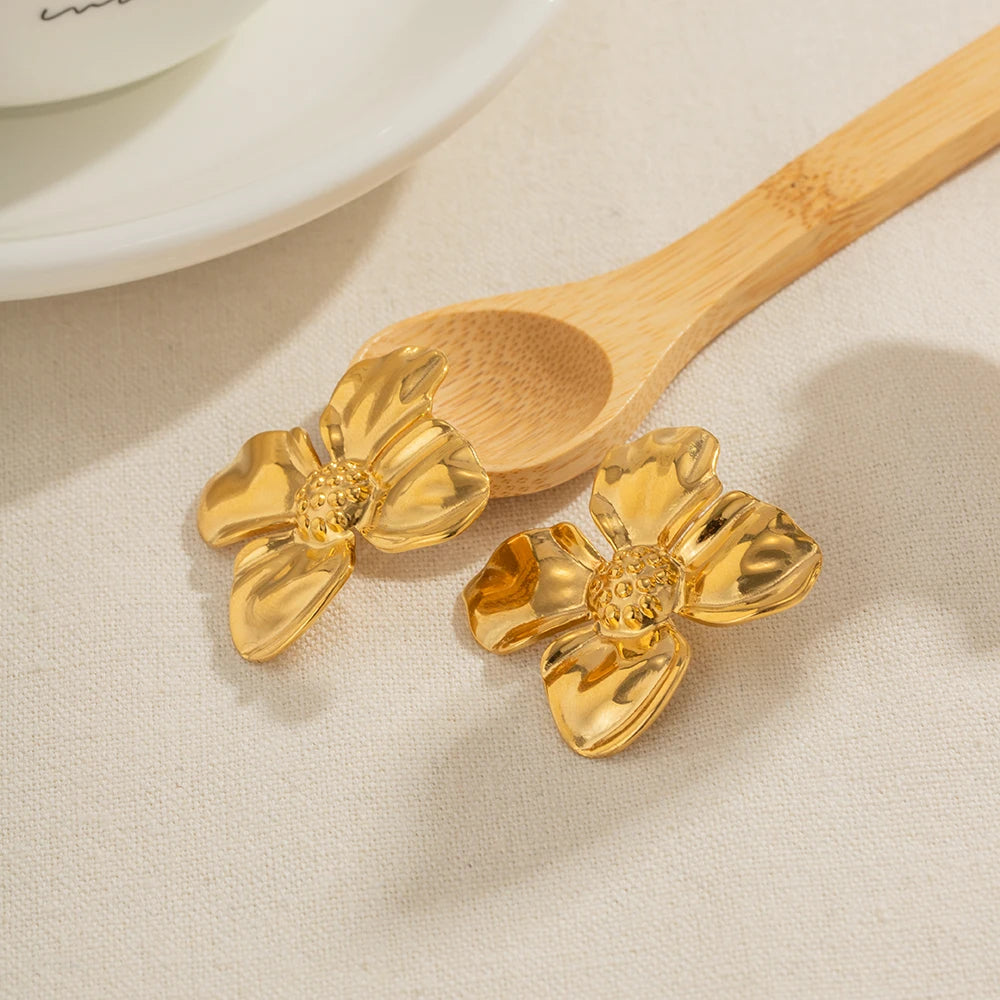 Overdrevne rustfrit stål blomster ørestikker 18K guld PVD belagt rustfrit stål tekstur charme mode kvindelige smykker gave