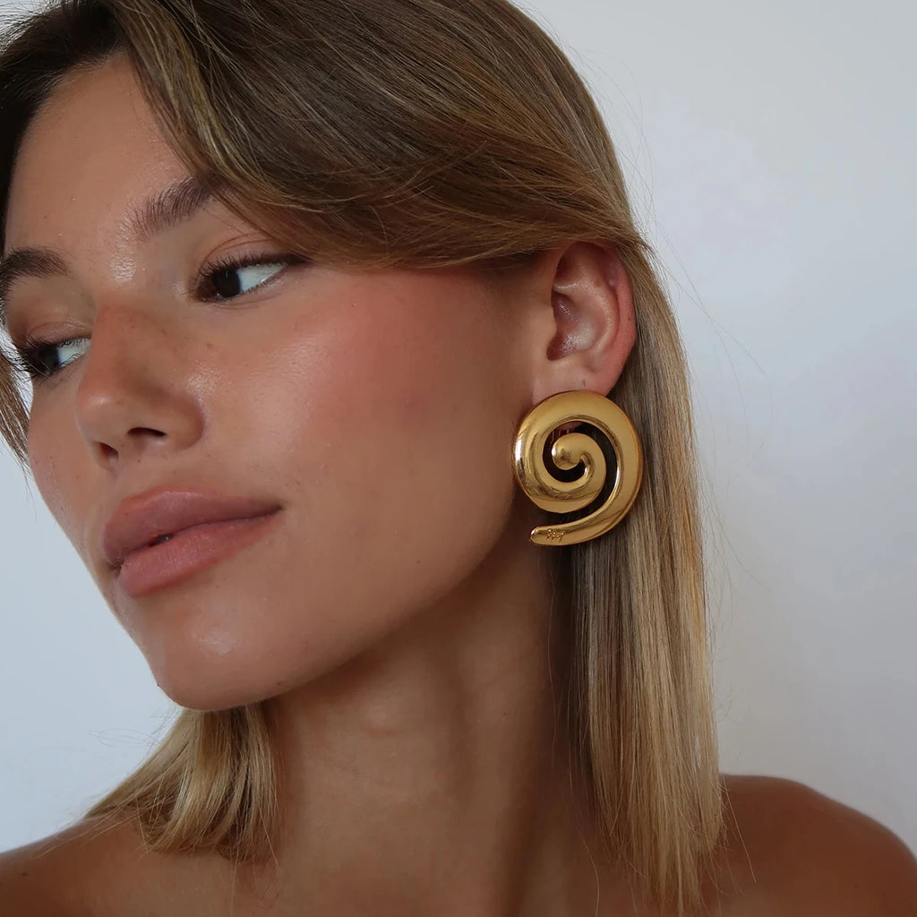 Pendientes giratorios de hilo liso de acero inoxidable chapados en oro de 18K, amuletos para mujer, textura metálica, joyería impermeable, regalo para gala
