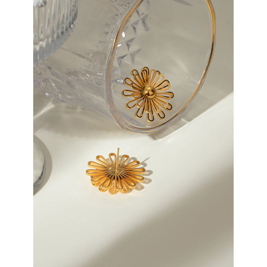 Anti Allergic 18K Gold Plated Hollow-out Overlapping Small Daisy Earrings Stainless Steel Delicate Free Temperament Jewelry