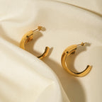 18kゴールドメッキ スタイリッシュなゴールド＆シルバー マッチングC字型イヤリング ステンレススチール レディース アレルギー防止 メタル 独特なジュエリー