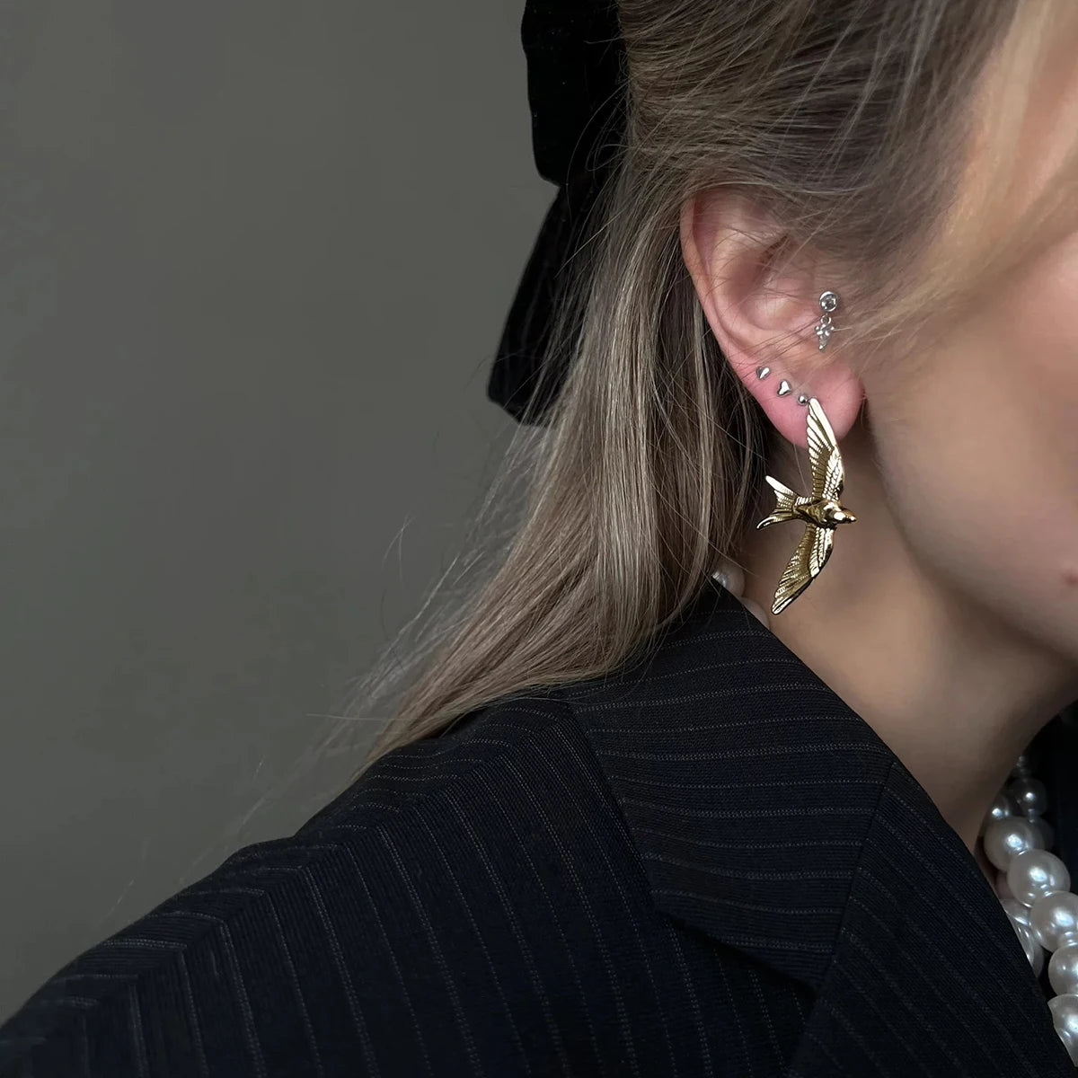 Orecchini a Nappa con Colomba della Pace Retrò Spilla Uccello Placcati 18K PVD Donna Acciaio Inossidabile Anti Allergico Antiruggine Gioielli Eleganti