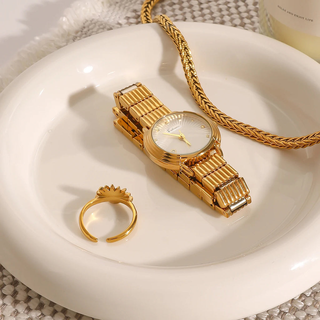 Minimalistischer 18k vergoldeter Edelstahl Hochwertiger Diamant Sonnenförmiger Ring für Frauen Allergieprävention Charmschmuck Gala Geschenk