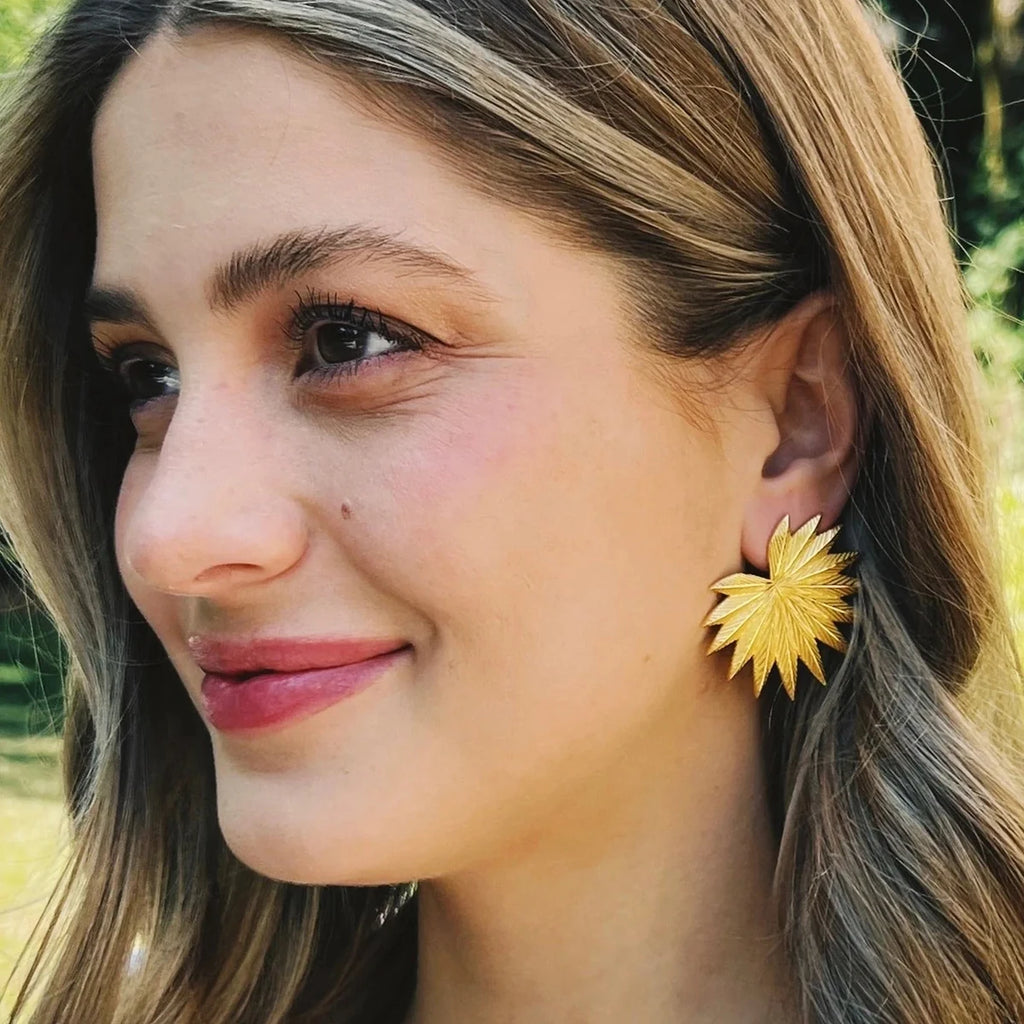 Creative 18k Gold Plated Stainless Steel Retro High-end Maple Leaf Design Earring Women Personalized Rust Proof Jewelry