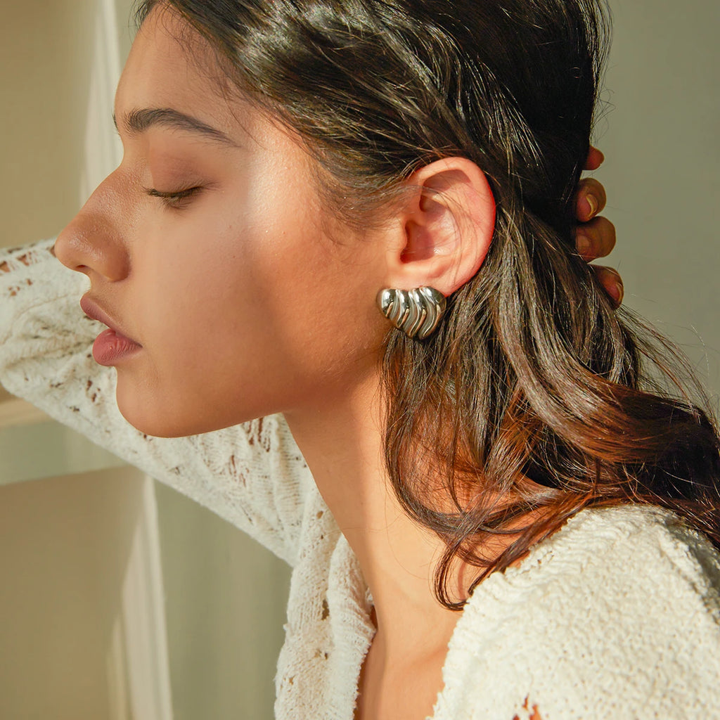 18k forgyldt delikat rustfrit stål Bølgeformede kærlighedshjerte øreringe lyse hyggelige rustsikre smykker Bijoux Femme gallagave