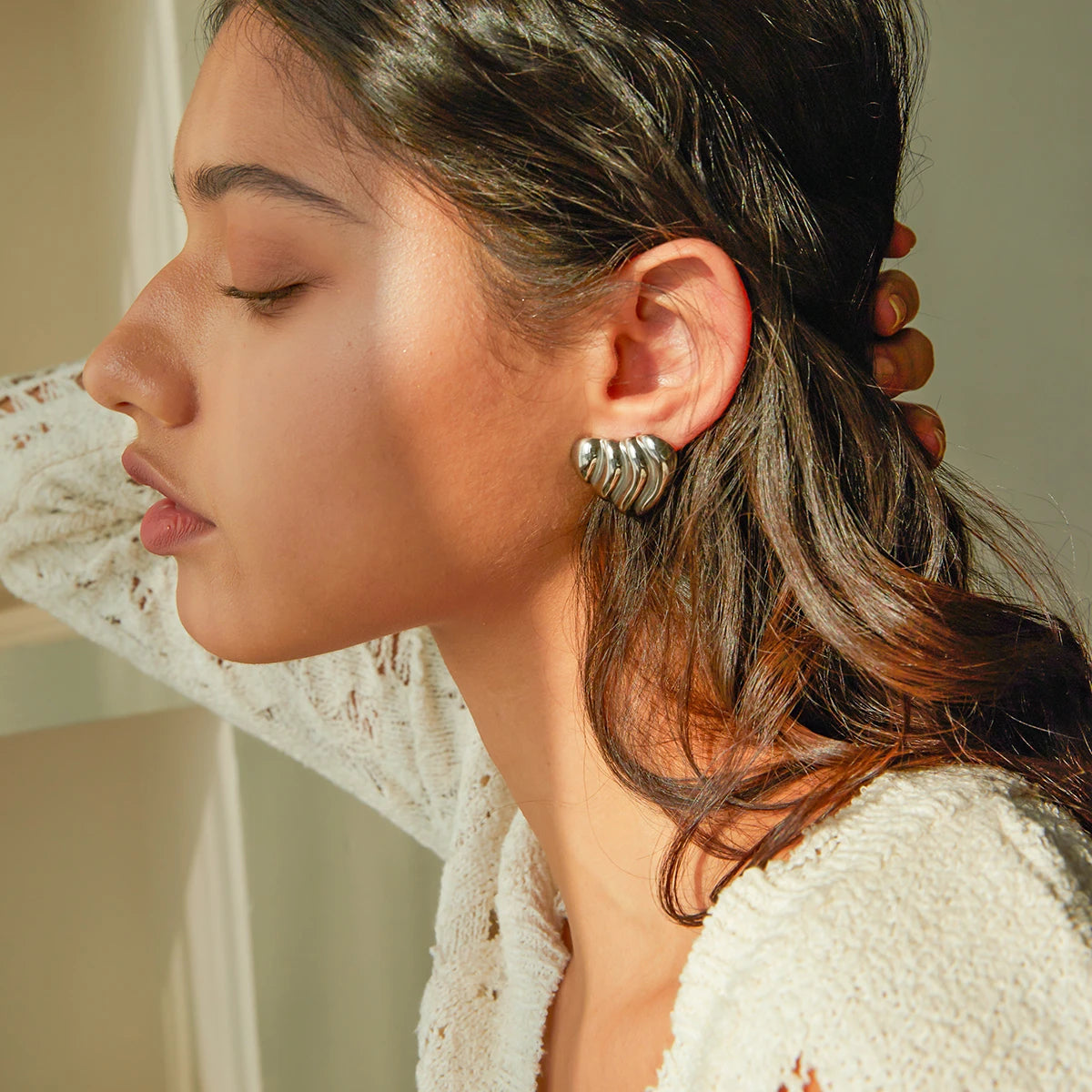 18k forgyldt delikat rustfrit stål Bølgeformede kærlighedshjerte øreringe lyse hyggelige rustsikre smykker Bijoux Femme gallagave