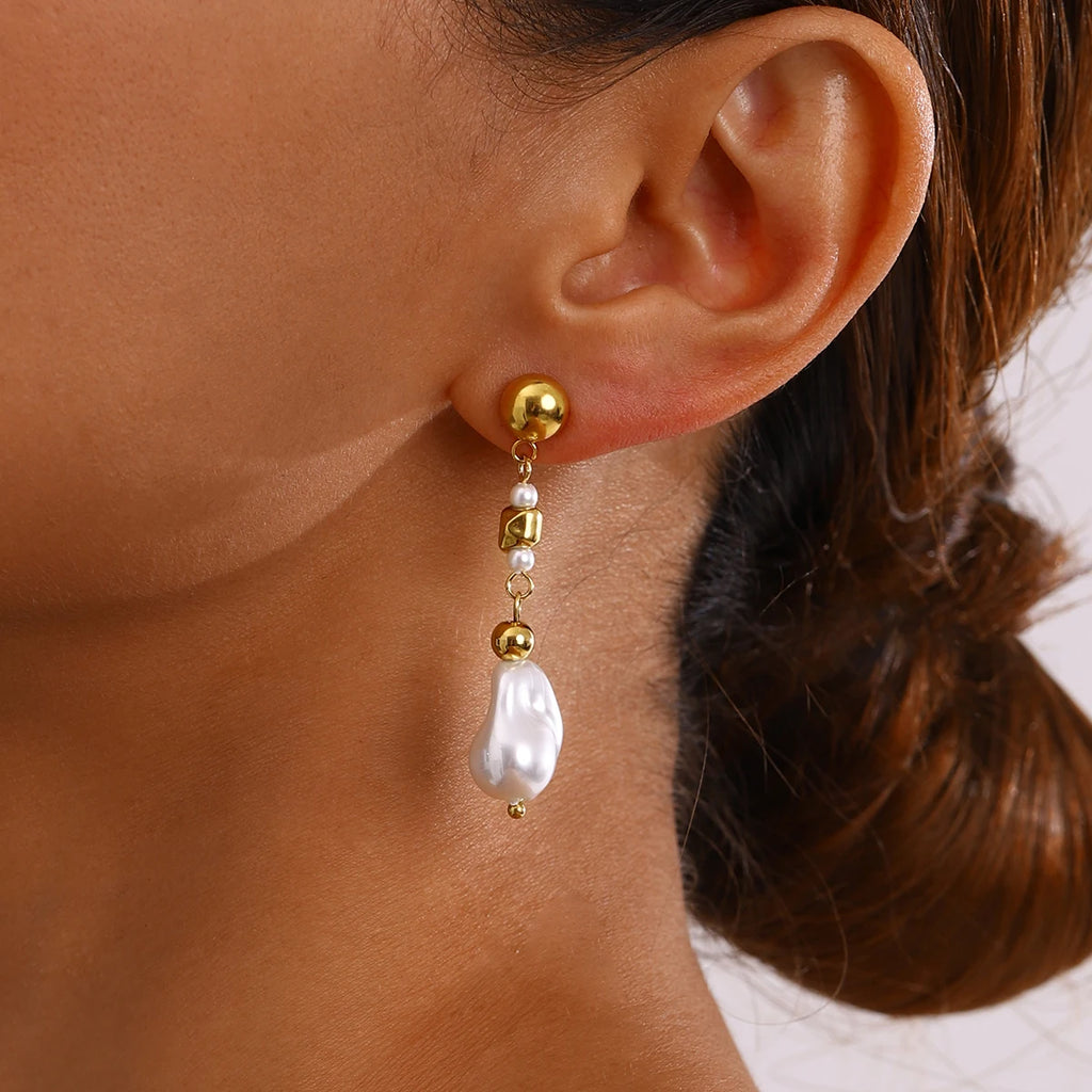 Geometrische 18k vergoldete Edelstahl-Ohrringe mit eleganten Imitationsperlen für Frauen, allergiepräventiver Schmuck, Gala-Geschenk