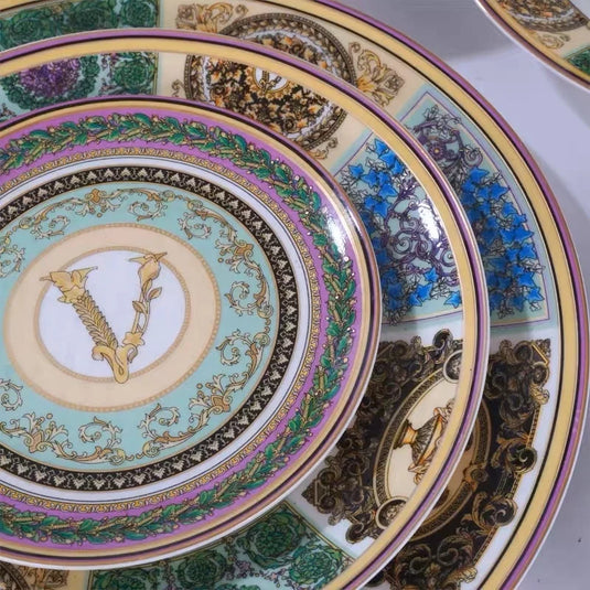 Ensemble de vaisselle familiale Assiette de nourriture occidentale Bol Ensemble de café Vente chaude d'ensembles de vaisselle en porcelaine de couleur européenne Cadeaux CLASSIQUES