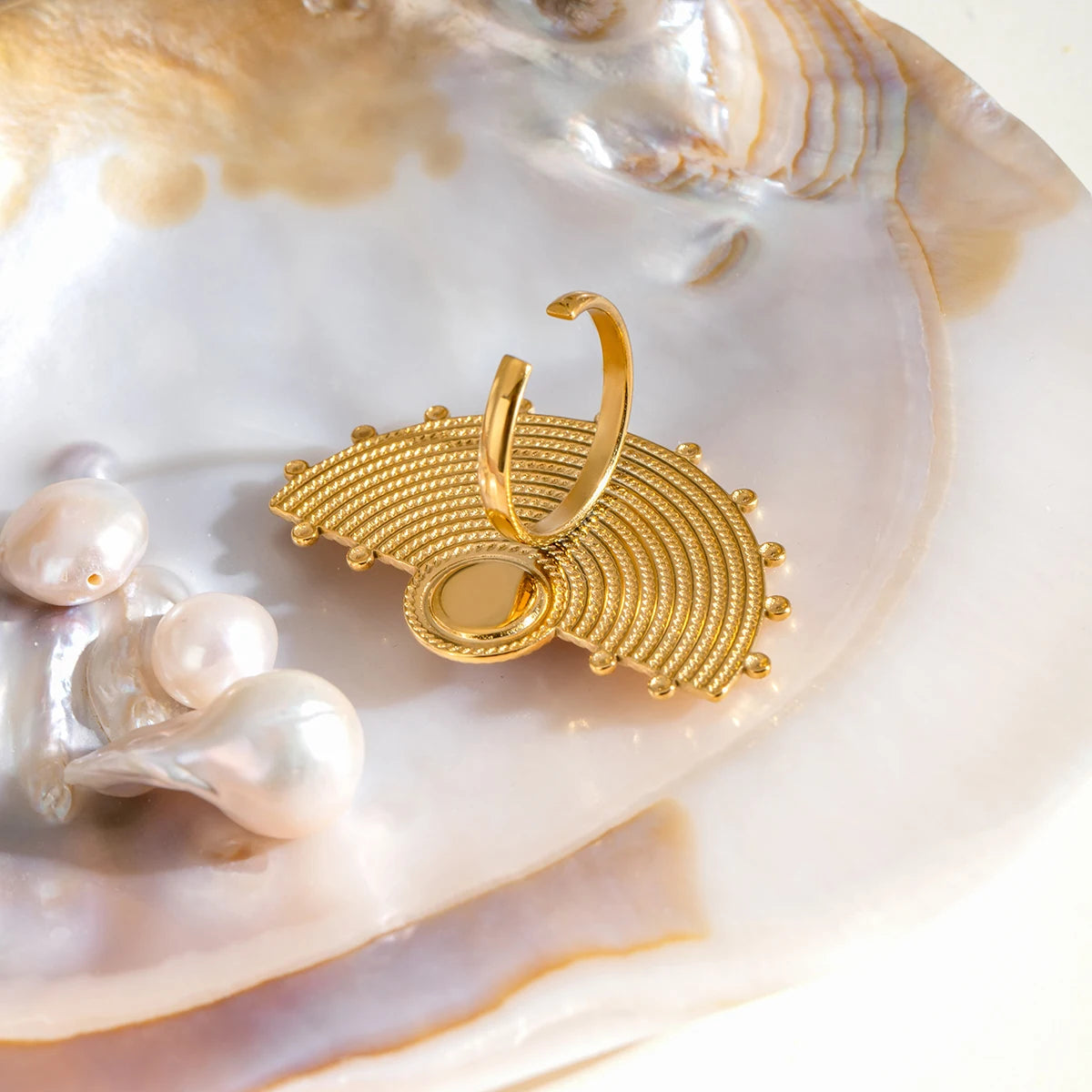 18K PVD-beschichteter Edelstahl Acryl Perle Hammer Korn Fächerförmiger Öffnungsring Leicht Gemütlich Damen Charme Statement Schmuck