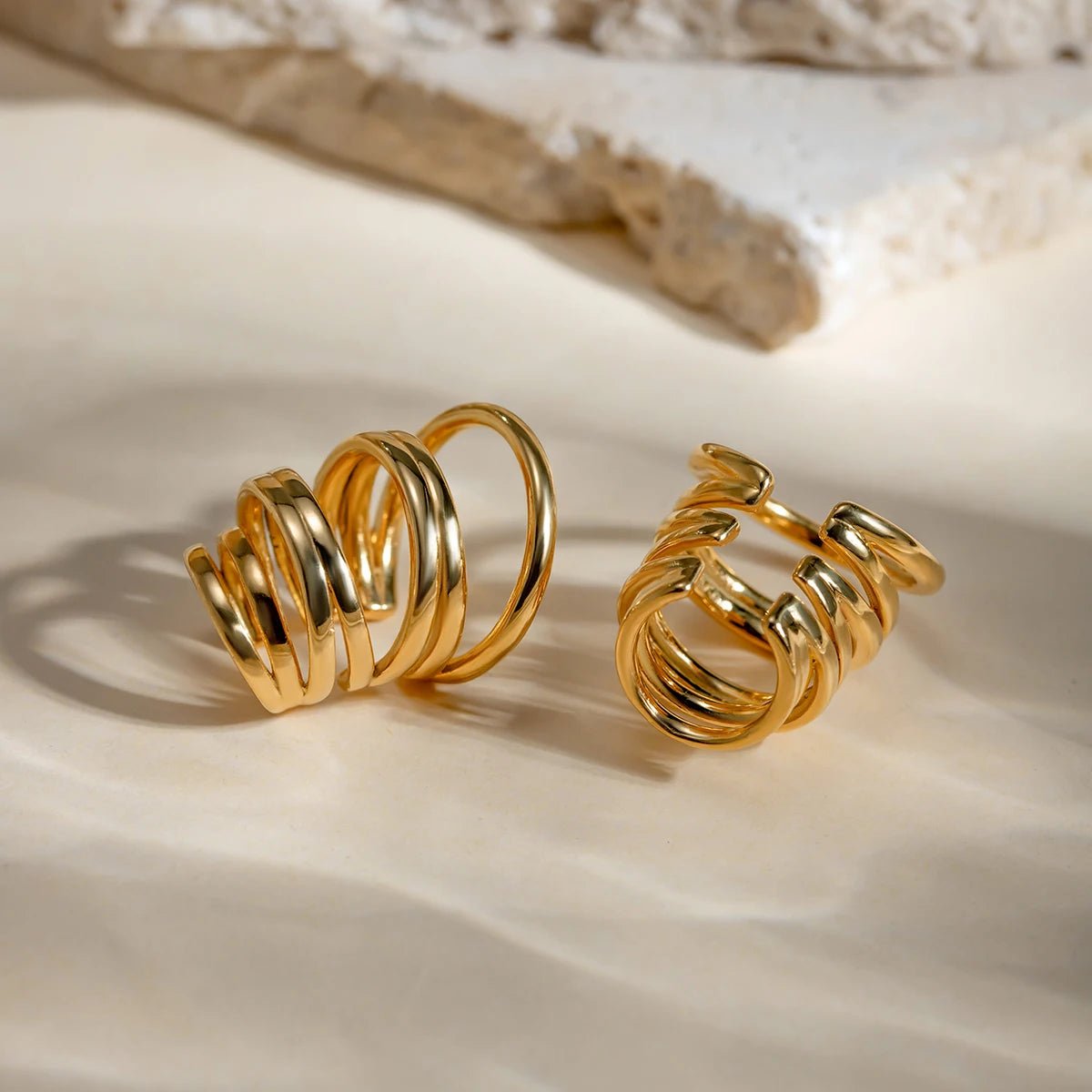 Minimalistisk 18k forgyldt lys Hyggelig flerlags øreclips Kvinder Charmerende Personaliseret rustfrit stål Statement smykker