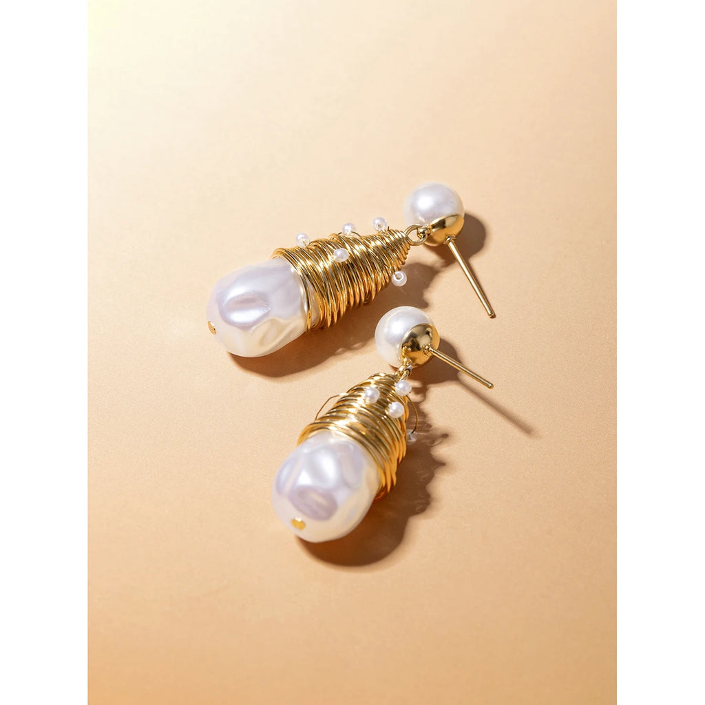 Zarte 18K vergoldete Edelstahl-Mode-Ohrringe mit umwickeltem Faden um Perlen, anlaufsicher, romantischer Schmuck, Gala-Geschenk