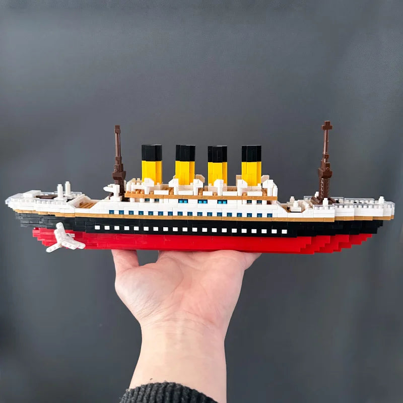 Titanic Ship Model Building Block Set 3D Puzzle Sets DIY Educational Toys Table Decoration Bricks Toy,Perfect Birthday Gift