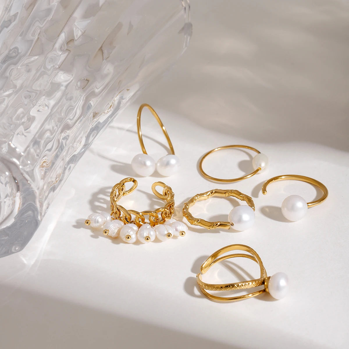 Minimalistischer, 18k vergoldeter Edelstahl, doppellagiger, hohler Süßwasserperlen-Öffnungsring für Damen, anti-allergischer Charmschmuck