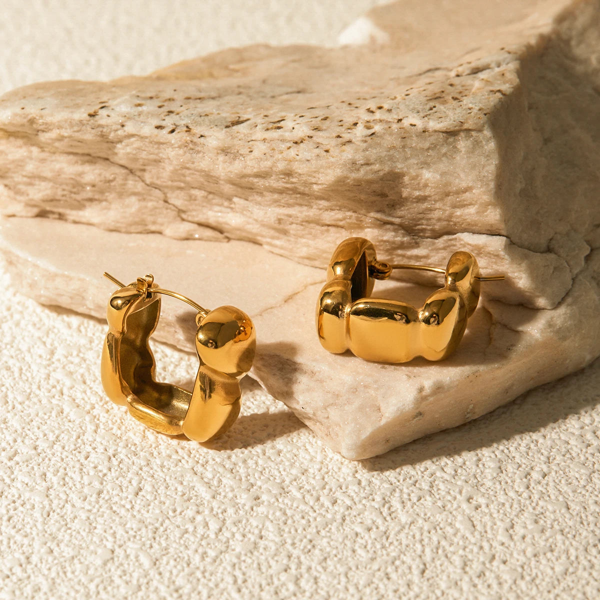 Stylish Unique Metal Textured Square Bean Hoop Earrings Steel 18k Gold Plated Women Anti Allergic Metal Distinctive Jewelry