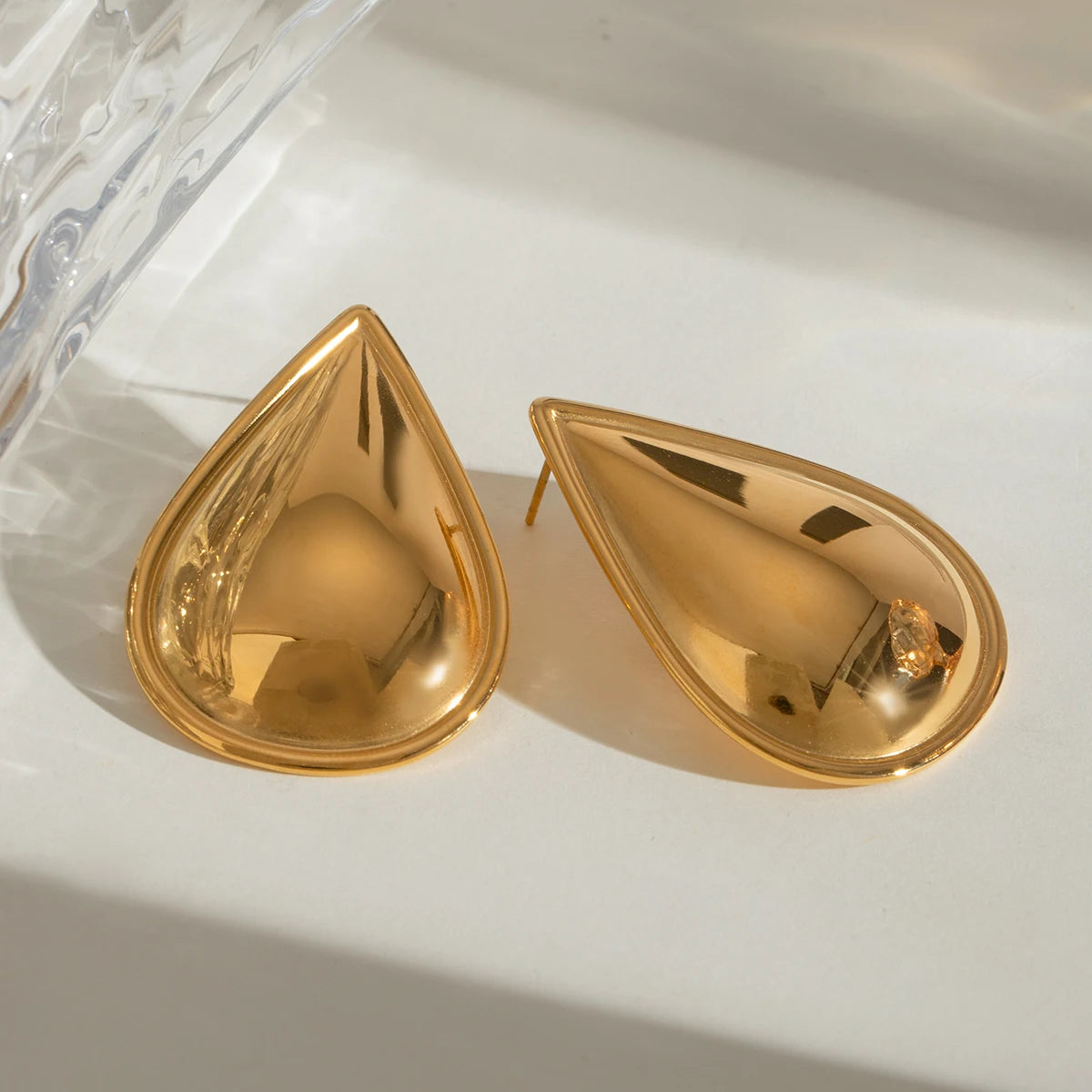 18K vergoldeter Edelstahl modische Wassertropfenförmige konvexe schlichte Ohrringe für Frauen romantische Charms Metall täglicher Schmuck