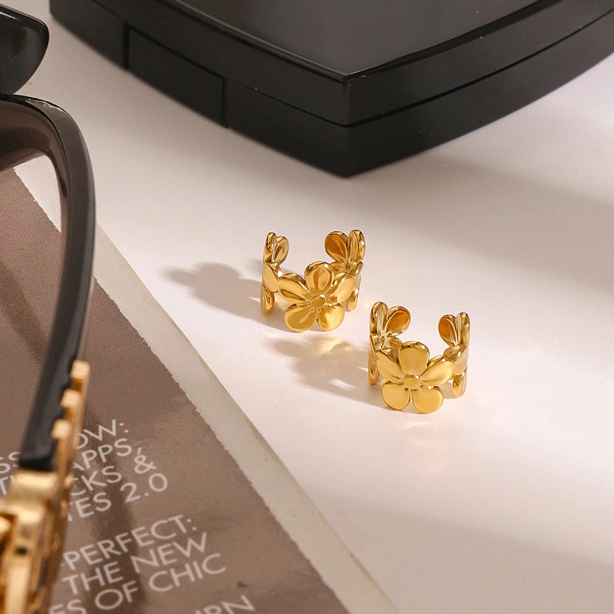 Kreativ 18K forgyldt rustfrit stål Geometrisk Et par blomsterøreklips Kvinder Anti-allergiske smykker gallagave