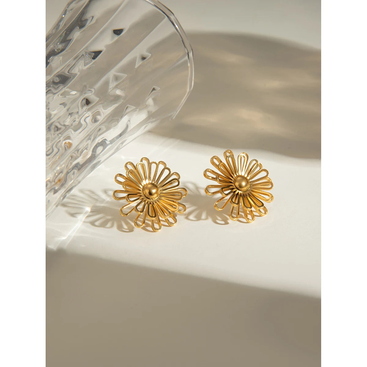 Anti Allergic 18K Gold Plated Hollow-out Overlapping Small Daisy Earrings Stainless Steel Delicate Free Temperament Jewelry