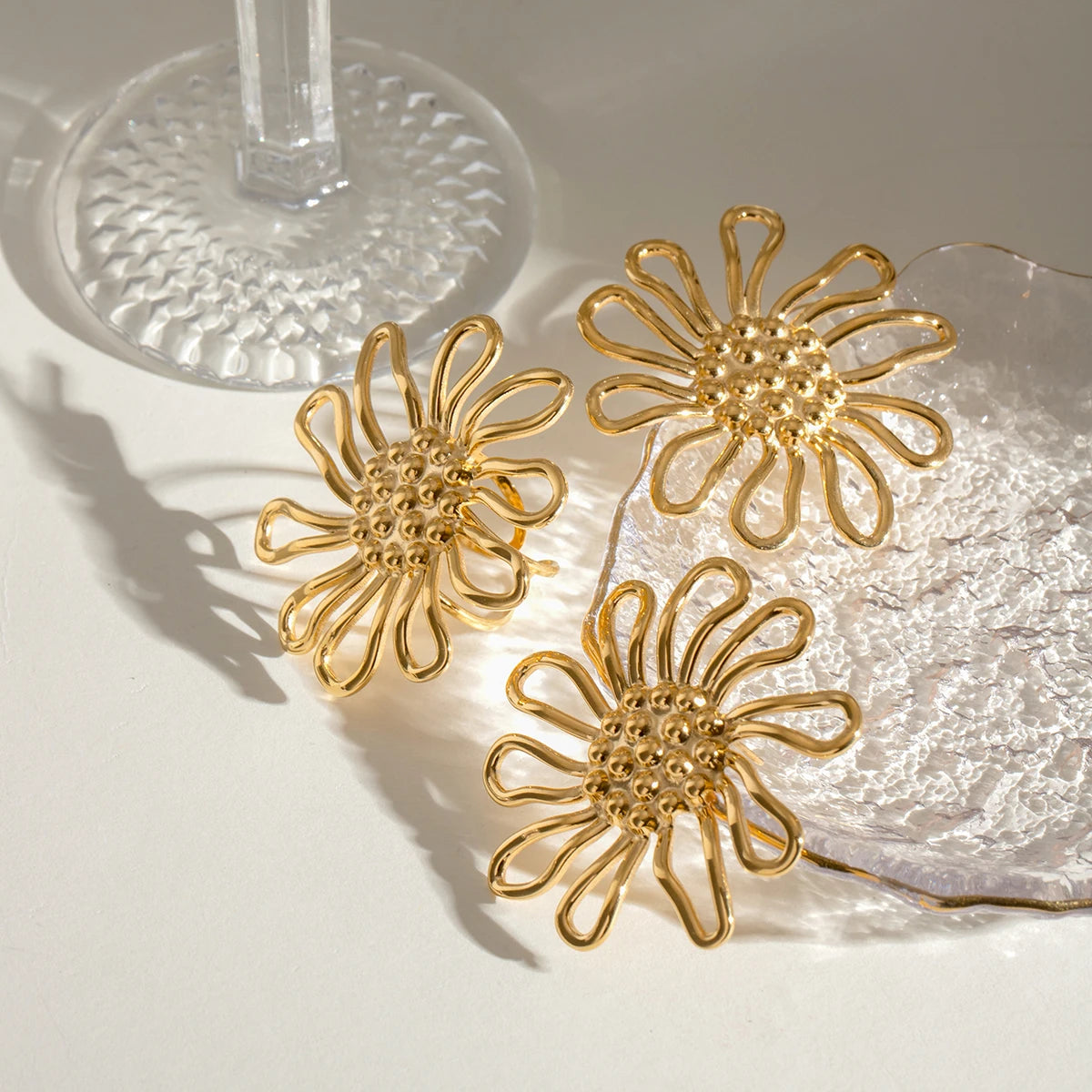 18K Goud Vergulde Fijne Hamerkorrel Holle Bloem Oorbellen Open Ring Dames Roestvrij Staal Minimalistische Charme Sieraden