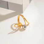 Gold-Silber-Farbabstimmung Unregelmäßiger Hohlstahlkugelring 18K PVD-beschichtet Damen Anti-Allergie Metallanhänger Täglicher Schmuck