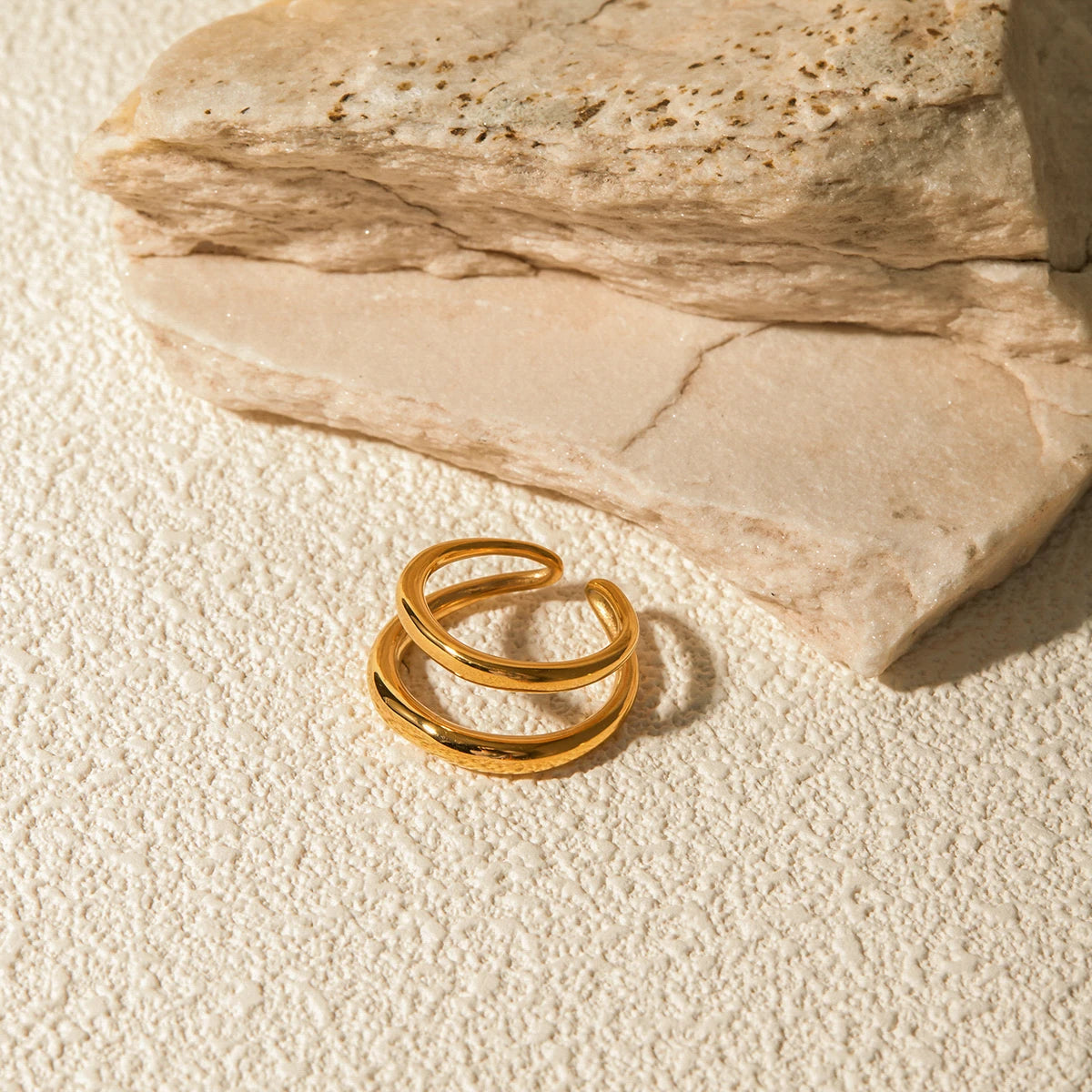 18k vergoldeter, stilvoller, einzigartiger, einfacher, geometrischer, goldener, doppellagiger Öffnungsring aus Edelstahl für Frauen, anti-distinktiver Schmuck