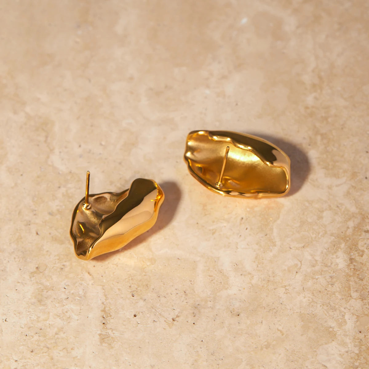 Minimalistisk 18K forgyldt statement rustfrit stål geometriske uregelmæssige ørestikker Kreative eksklusive personlige smykker