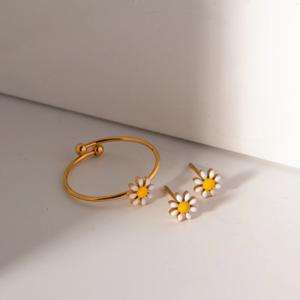 Einfacher Stil Edelstahl Wasserdicht 18K Goldbeschichtet Gänseblümchen Tropfen Öl Offener Ring Luxus Schatz Schmuck zum Tragen