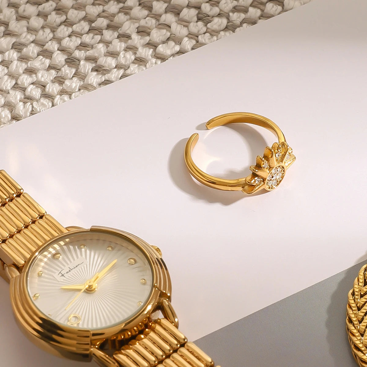 Minimalistischer 18k vergoldeter Edelstahl Hochwertiger Diamant Sonnenförmiger Ring für Frauen Allergieprävention Charmschmuck Gala Geschenk