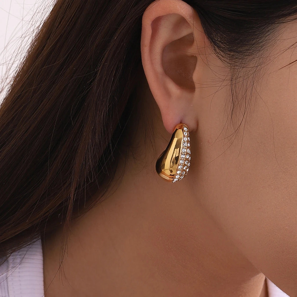 Vandtæt 18k forgyldt rustfrit stål halvt blankt halvt boring Vanddråbe øreringe Statement Anti-allergiske smykker