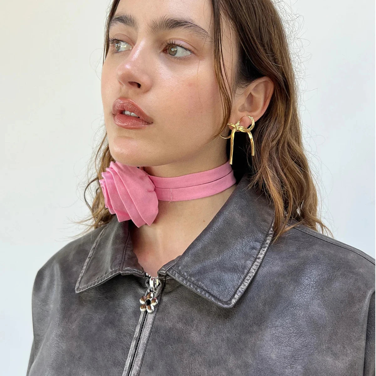 Kolczyk w kształcie kokardki z łańcuszkiem wężowym, modny, geometryczny, ze stali nierdzewnej pozłacanej 18K, dla kobiet, zapobiegający alergiom, biżuteria wyrazista