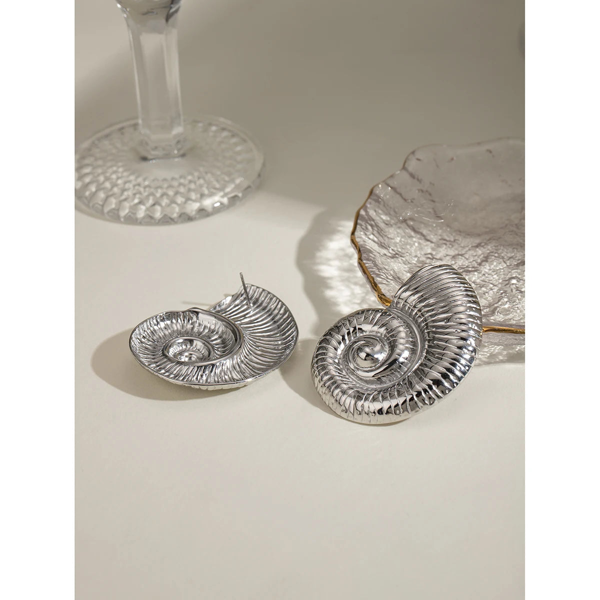 Stålfarve Rustfrit stål Chunky Conch Stud Øreringe Metal Tekstur Vandafvisende Hypoallergene Finpolerede smykker