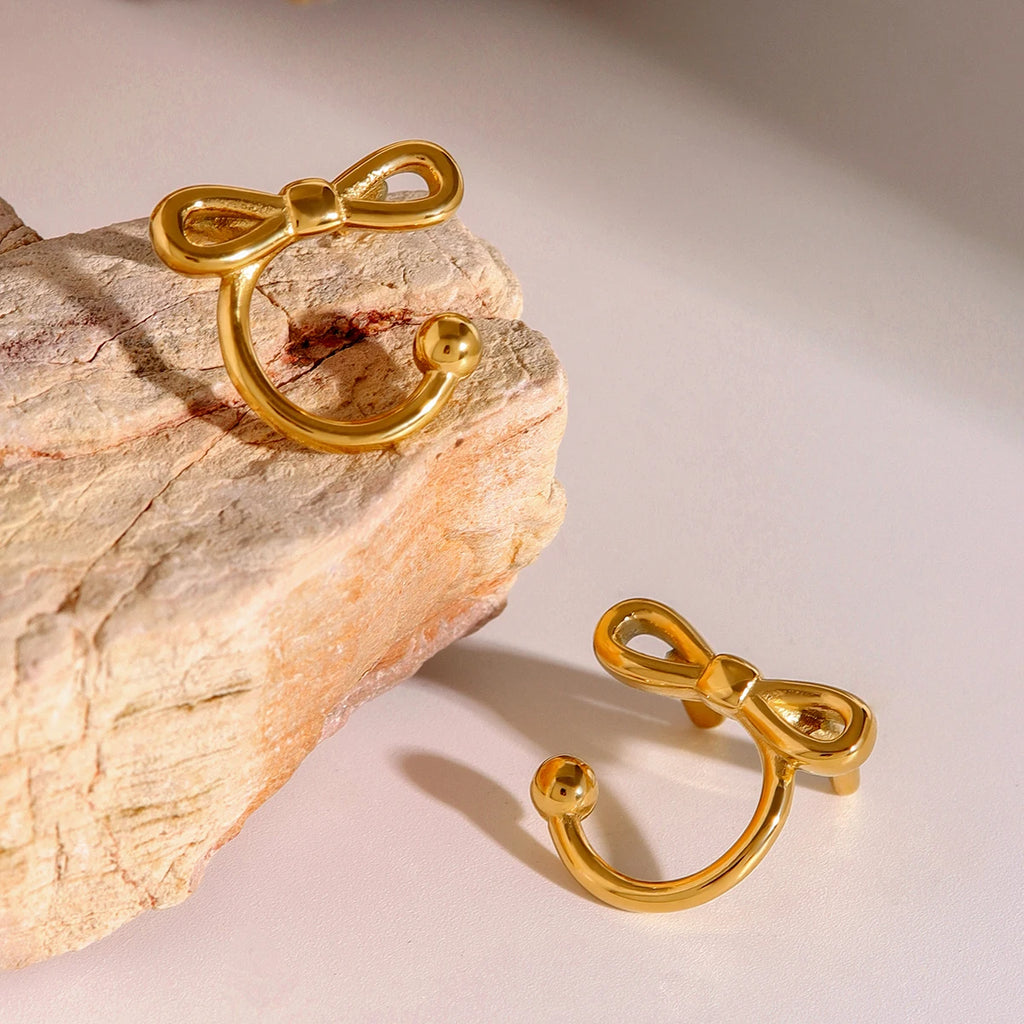 Minimaliste plaqué or 18 carats léger confortable clip d'oreille en forme de nœud papillon osseux pour femmes charme acier inoxydable étanche bijoux individualistes