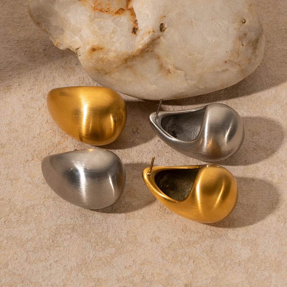 Dråbeformet børstet minimalistisk rustfrit stål 18K forgyldt mat guld øreringe Anløbssikre lette luksus øresmykker til kvinder