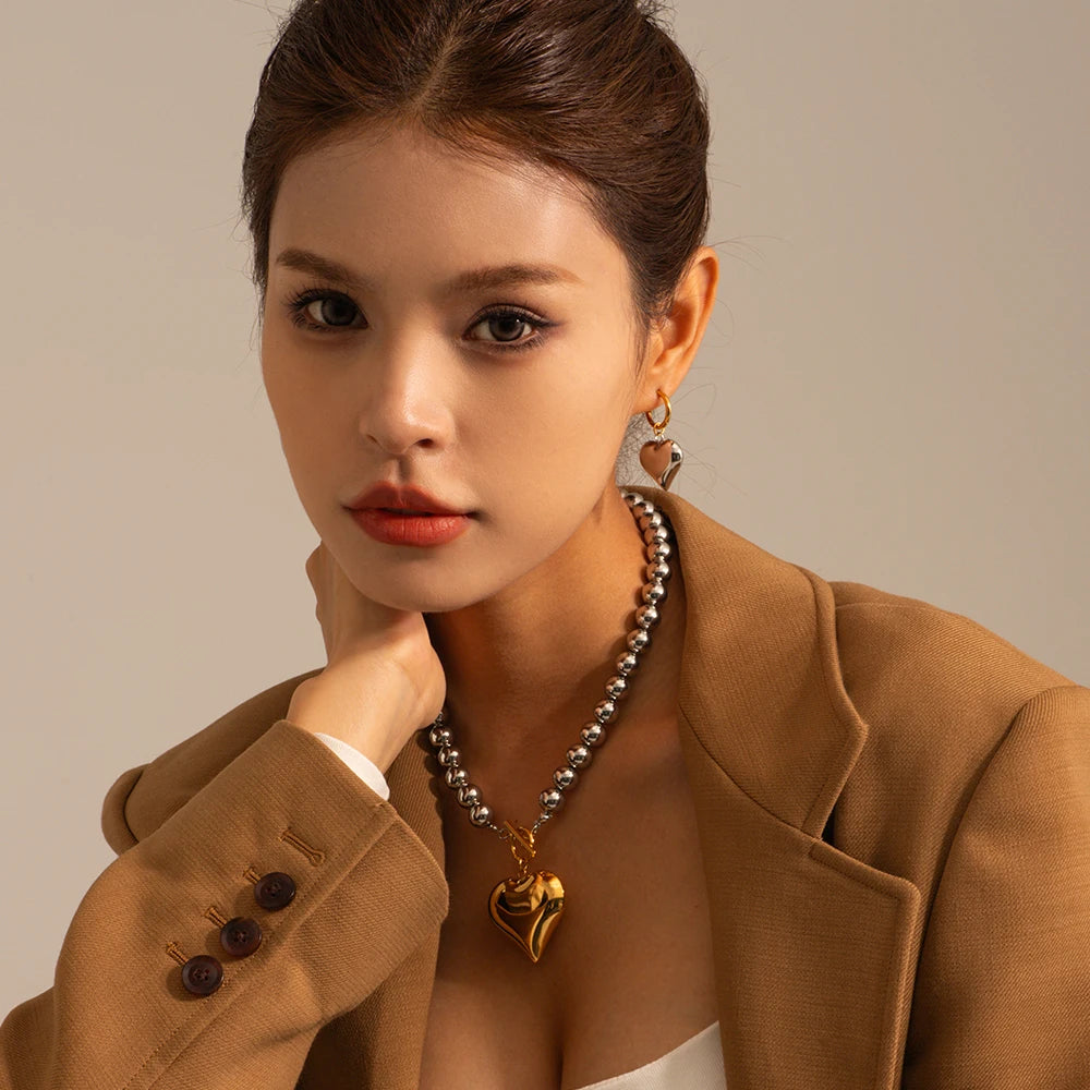 Pendientes de corazón liso de amor de acero inoxidable chapados en oro de 18K Serie hipoalergénica resistente al deslustre y al agua Joyería gruesa para mujer