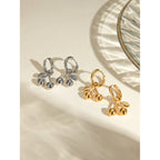 18K forgyldt rustfrit stål geometrisk kirsebærdesign Guldfarve vedhængsøreringe delikat temperament Modesmykker Kvinder