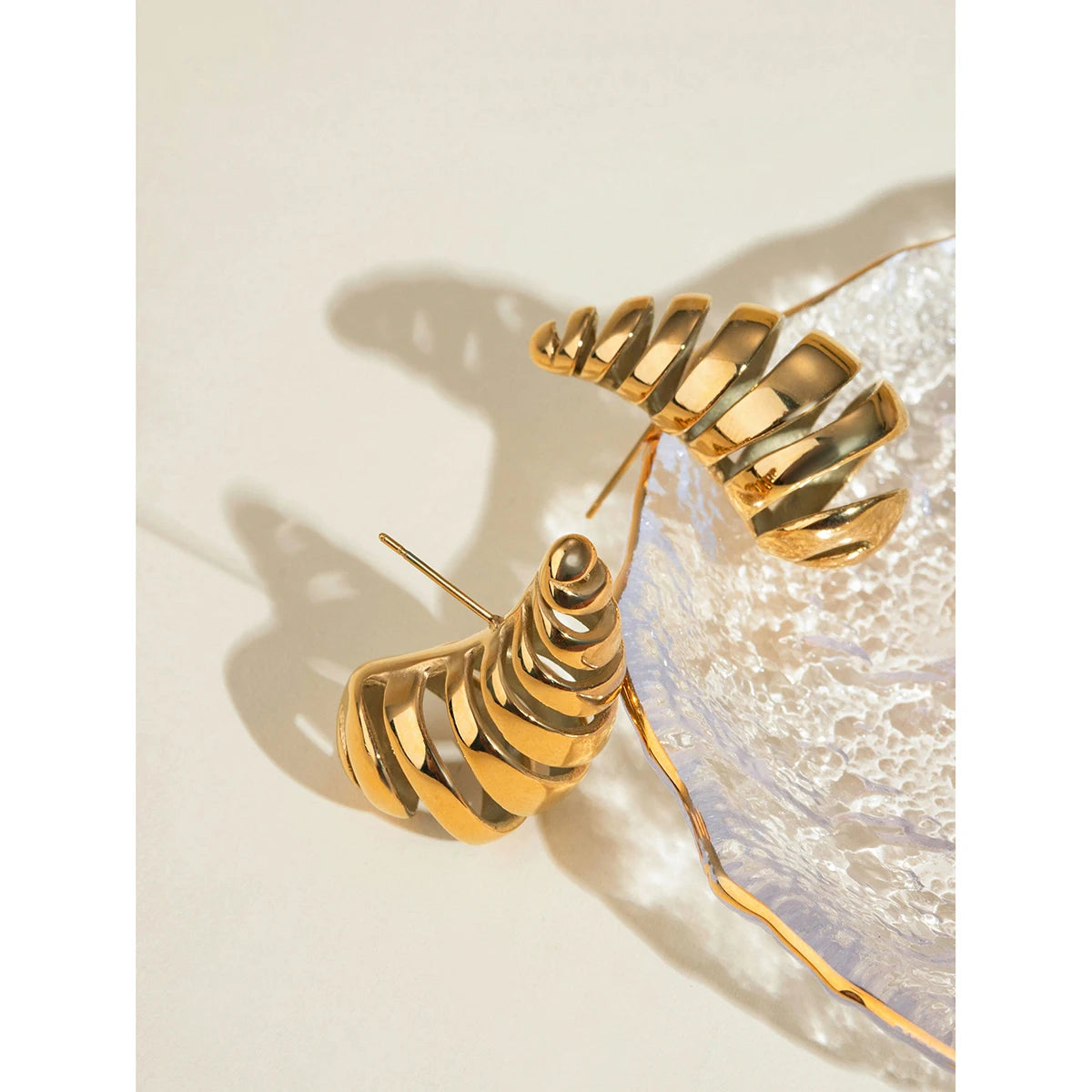 Brincos Pequenos Vazados em Forma de Gota de Água Delicados, Lisos, em Aço Inoxidável com Revestimento PVD 18K, Tendência, Charme, Joia à Prova d'Água para Mulheres Gal