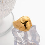 Vandtæt rustfrit stål Chunky 18K guldbelagt rund form Hammer Grain Glat luksusring til kvinder Finger smykker