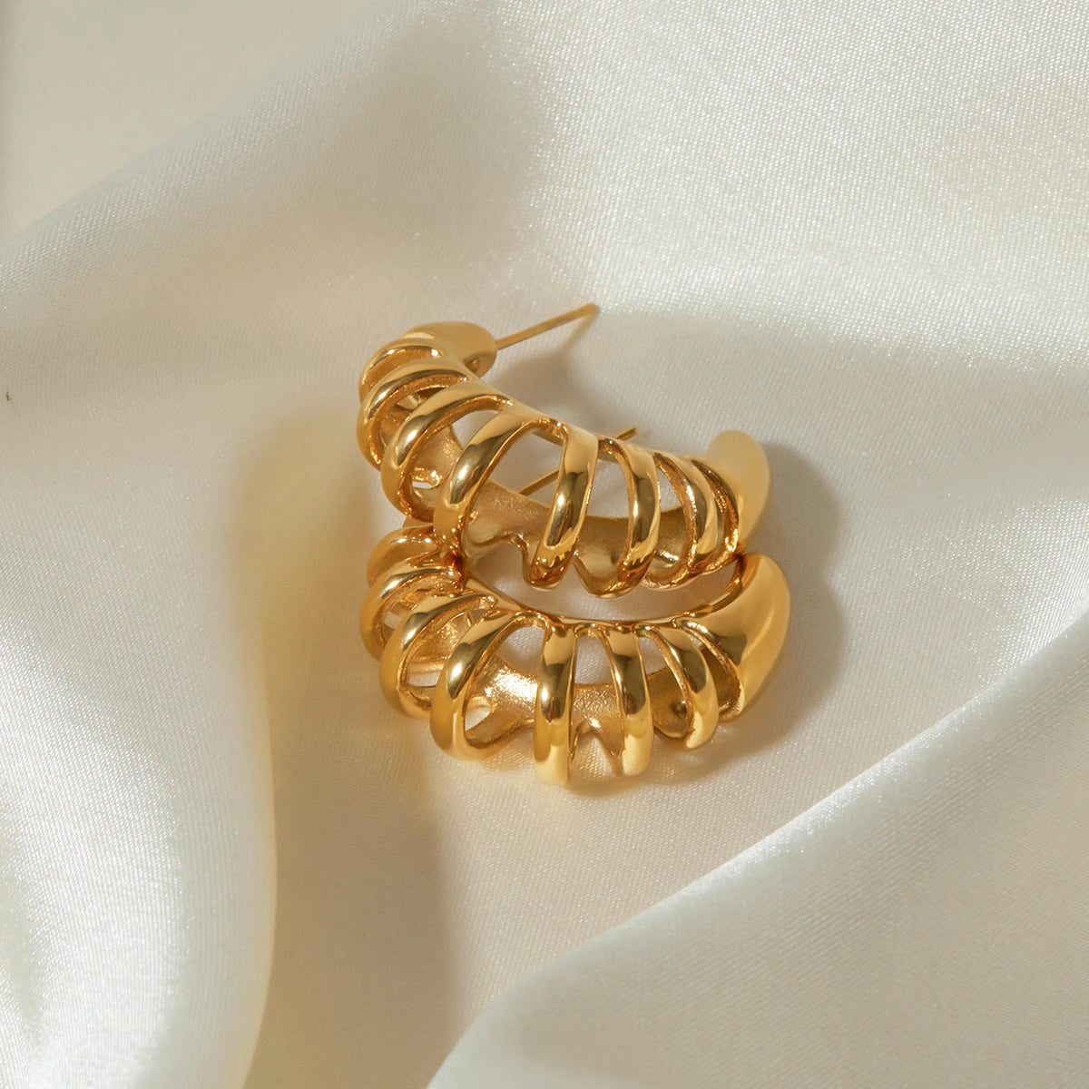 Rustfrit stål 18 karat forgyldt delikat C-formet line hule øreringe lyse hyggelige rustsikre Bijoux Femme gallagave